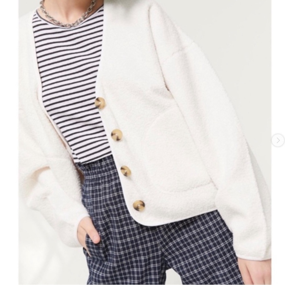 Urban Outfitters Lola Fleece Cardigan Cropped Boxy Button Up Pockets Ivory LG